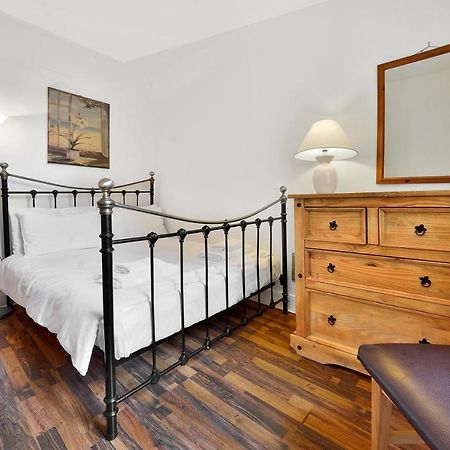 Royal Mile View Apartment Edinburgh Bagian luar foto