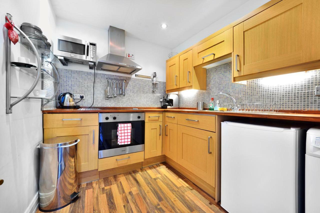 Royal Mile View Apartment Edinburgh Bagian luar foto