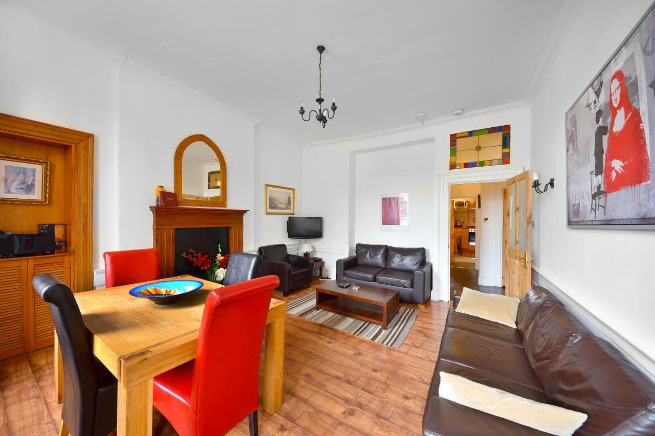 Royal Mile View Apartment Edinburgh Bagian luar foto