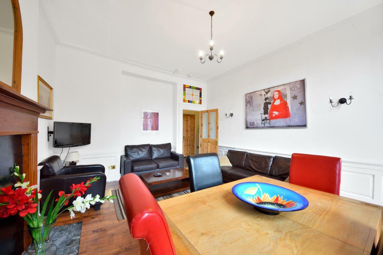 Royal Mile View Apartment Edinburgh Bagian luar foto